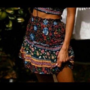 Adorable floral skirt. Small/ medium NWOT